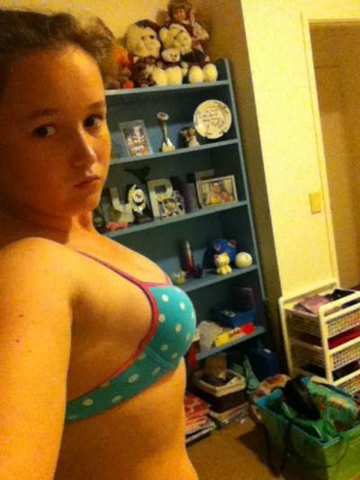 Antonia (18) in Illinois | Private Adult Dating Profile