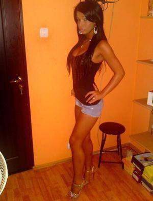 Destiny, 26 from California | Older Men and Younger Women Dating