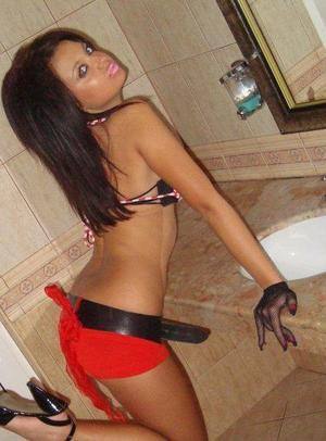 Anabella, 23 in New York | Younger Adult Woman, Older Men
