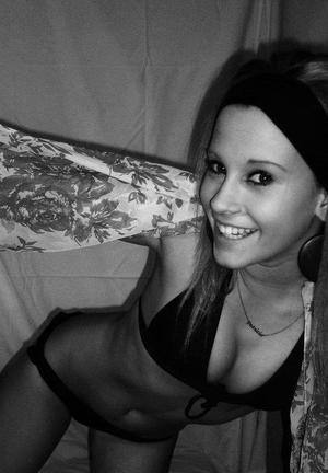 Gwendolyn, 21 from Missouri | Older Men and Younger Women Dating