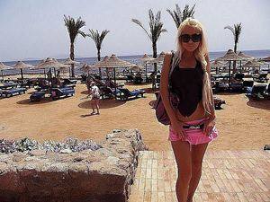 Isabell, 27 in California | Younger Adult Woman, Older Men