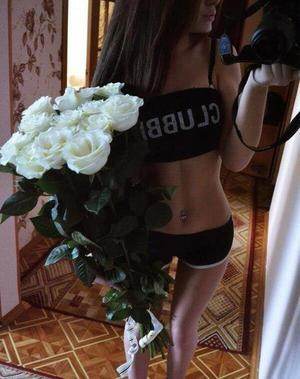 Shanna, 28, profile image for New York dating page