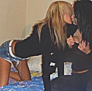 Celena, 26 from Iowa | Local No-Strings Connection