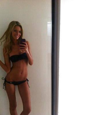 Meet Mackenzie (20) from Ontario | Explicit Casual Dating