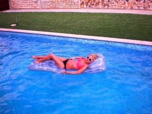 Ellie (23), Alberta adult dating profile image