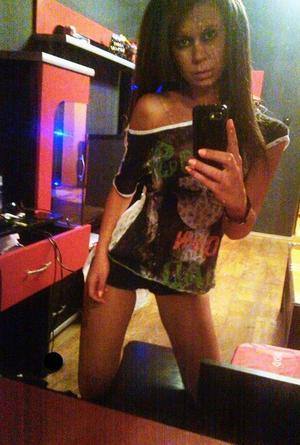 Selina, 22, Oregon | No-Nonsense Hookup Profile