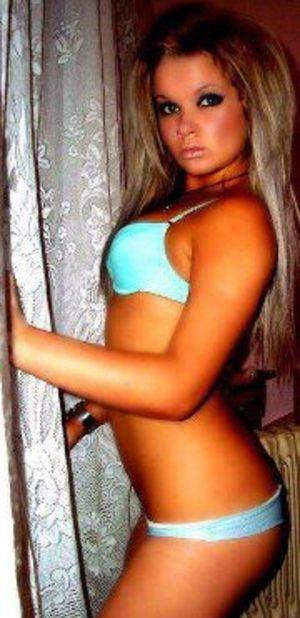 Shana, age 24, local profile image in Kingston, RI