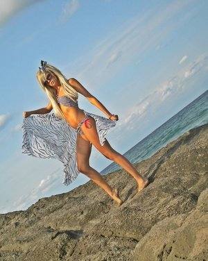 Connect with Aileen (24) | Kentucky Adult Fun