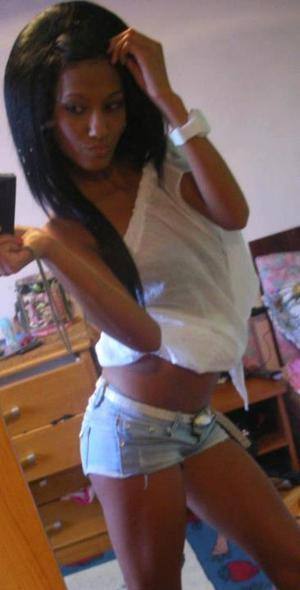 Kendal, 28, Kentucky | No-Nonsense Hookup Profile