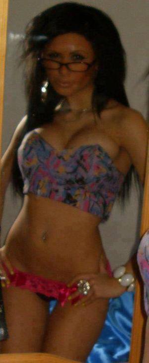 Meet Karli (29) from Kentucky | Explicit Casual Dating