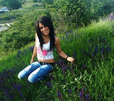 Photo of Lauren (20) from Hamilton, ONT dating profile