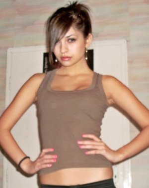 Looking for local cheaters? Take Avelina from Virginia home with you