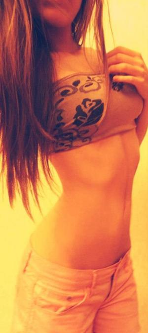 Tynisha from Hawaii is looking for adult webcam chat