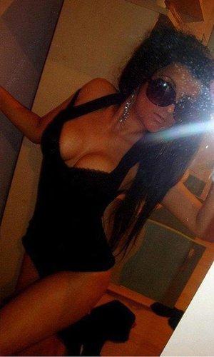 Yessenia from Kansas is looking for adult webcam chat