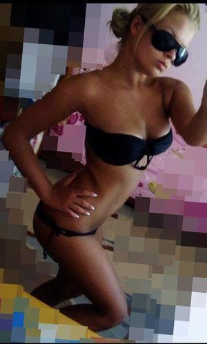 Theodora from Colorado is looking for adult webcam chat