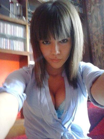Mikaela from Illinois is looking for adult webcam chat