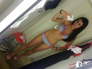 Laurinda from Longmont, Colorado is looking for adult webcam chat