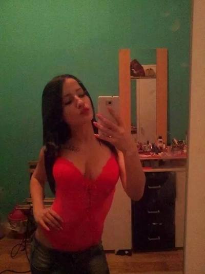 Azucena from Arkansas is looking for adult webcam chat