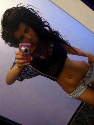 Ashlee from Hawaii is looking for adult webcam chat