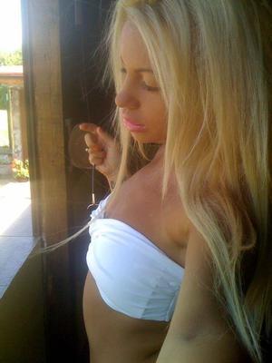 Emelia from South Dakota is looking for adult webcam chat