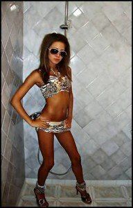 New York Babe Yolanda, 27, Wants to Meet Older Men